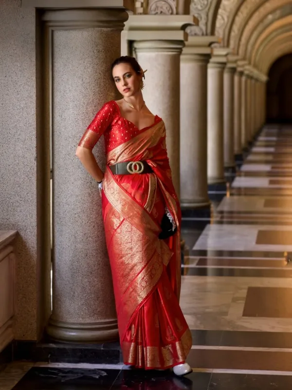 Classic Mangha Silk Saree with Smooth Satin Texture - Image 4