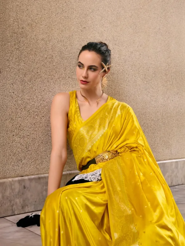 Classic Mangha Silk Saree with Smooth Satin Texture - Image 9