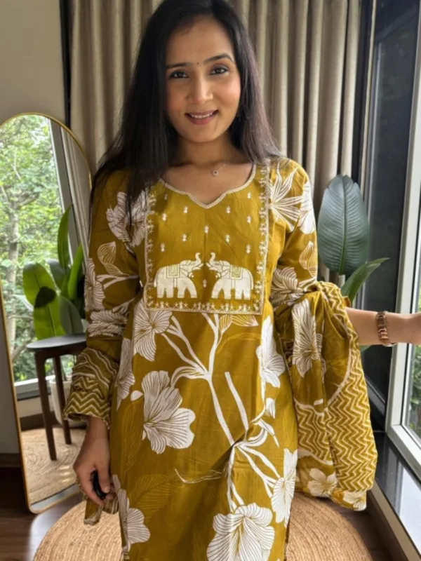 Graceful Threads – Jaipuri Cotton Embroidered Kurti Set - Image 10